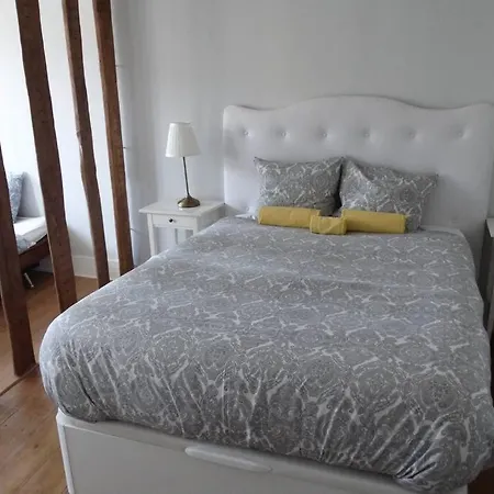 4 Bedrooms Ap In Graca - Great For Families&groups شقة *