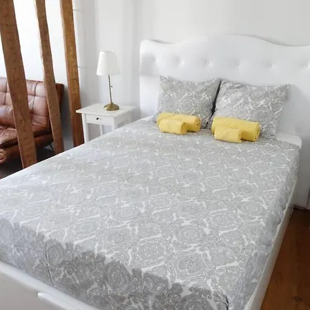 شقة 4 Bedrooms Ap In Graca - Great For Families&groups