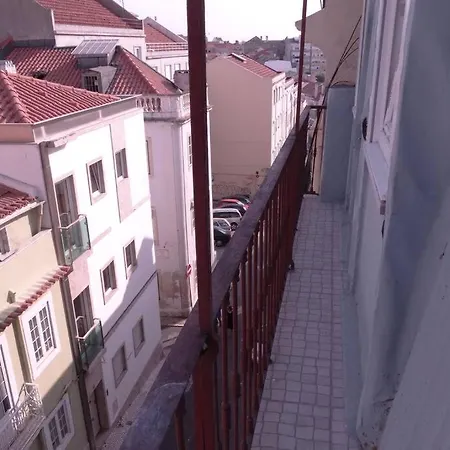 4 Bedrooms Ap In Graca - Great For Families&groups شقة