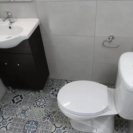 4 Bedrooms Ap In Graca - Great For Families&groups شقة